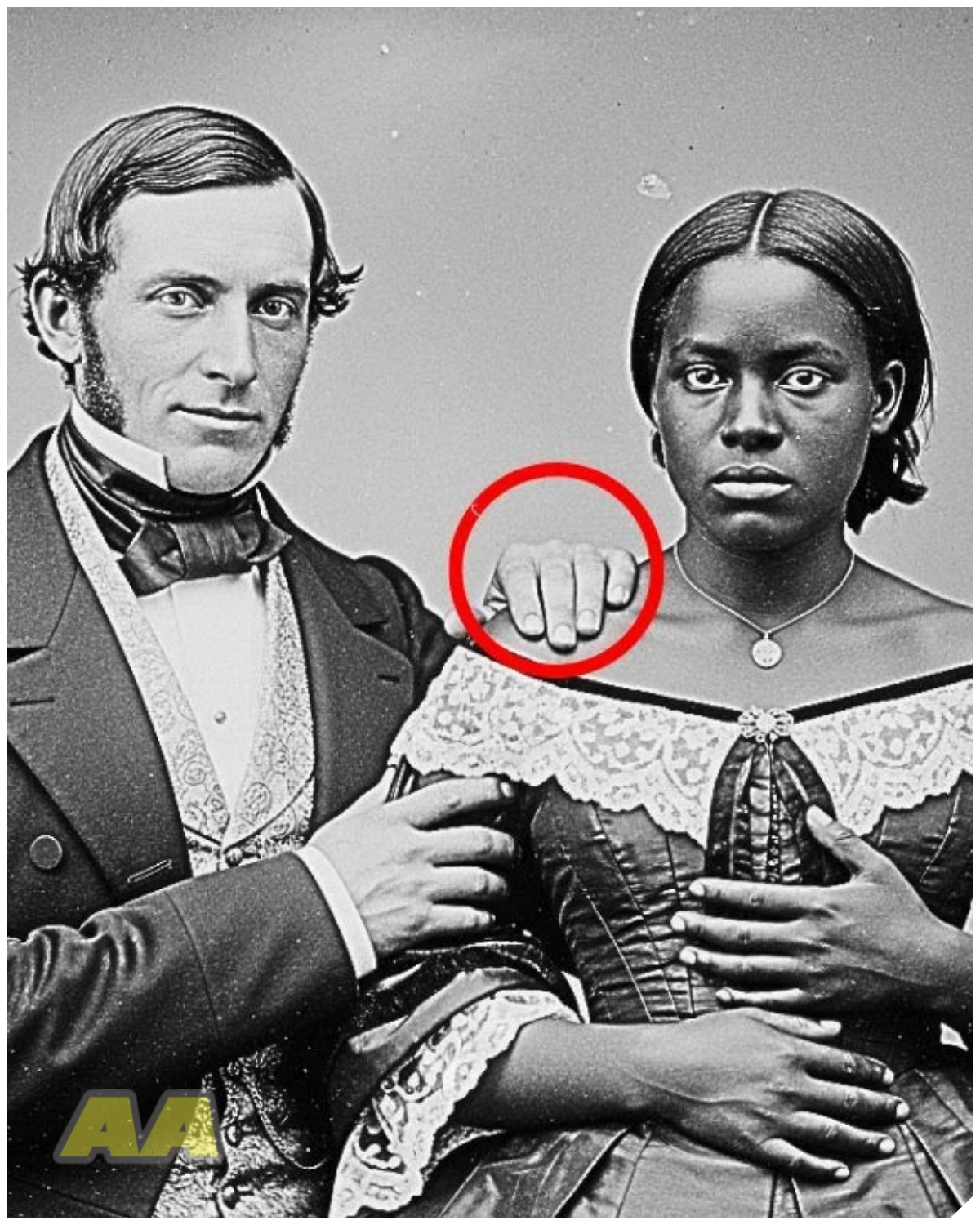 This photo of two friends seemed peaceful — but look closely at the man’s hand on her shoulder