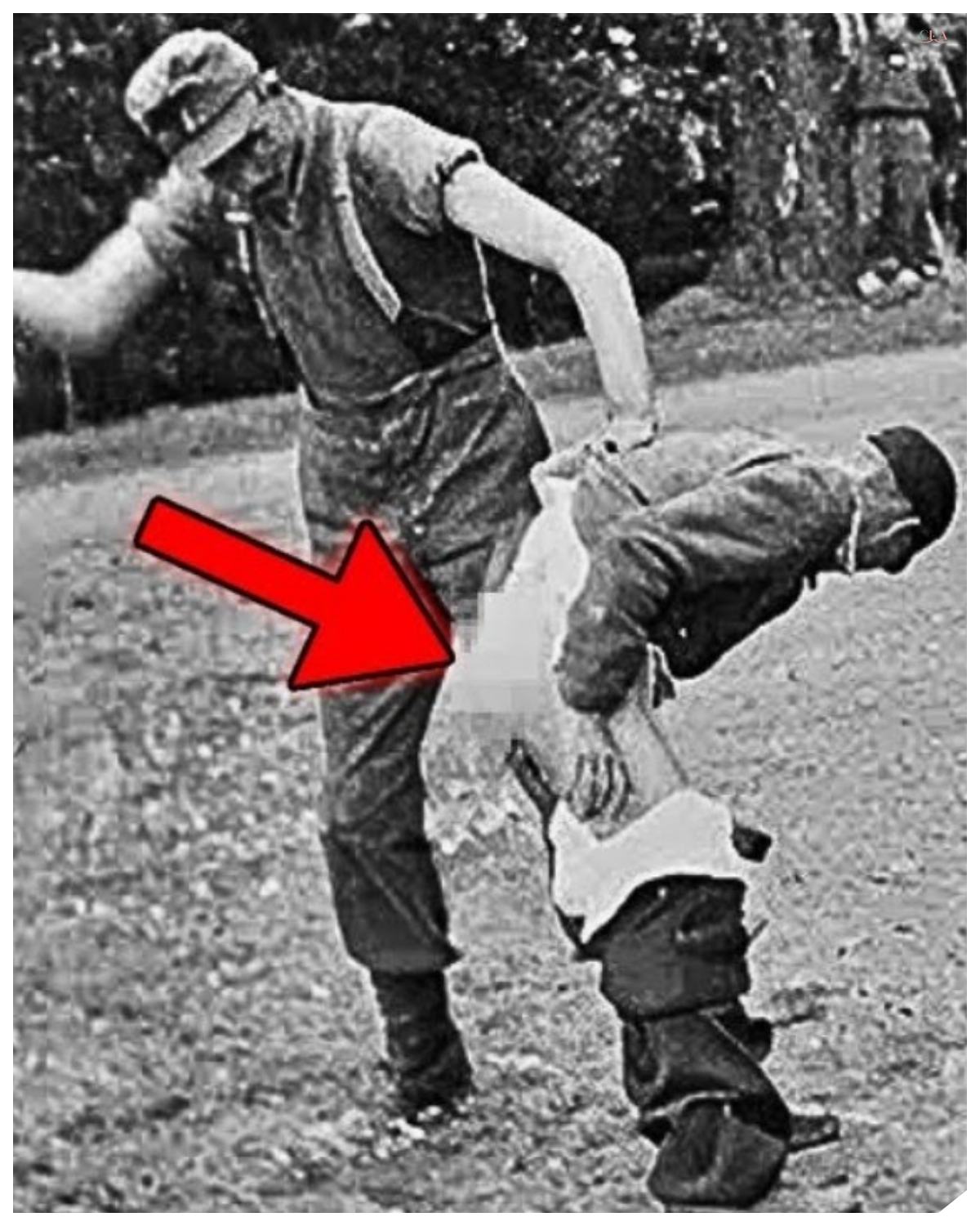 THE BRUTAL Execution of Jozef Tiso Warning REAL FOOTAGE  What really happened in the final moments of Jozef Tiso—the controversial priest-turned-president whose fate still sparks debate among historians? After the end of World War II, the former leader of the wartime Slovak Republic faced a dramatic trial that ended with a sentence that shocked many across Europe. But what unfolded on the day of his execution, captured in rare historical footage, continues to disturb viewers even today. Why does this moment remain one of the most debated chapters in Central European history? Discover the story behind the footage—read the full article through the link in the comment.