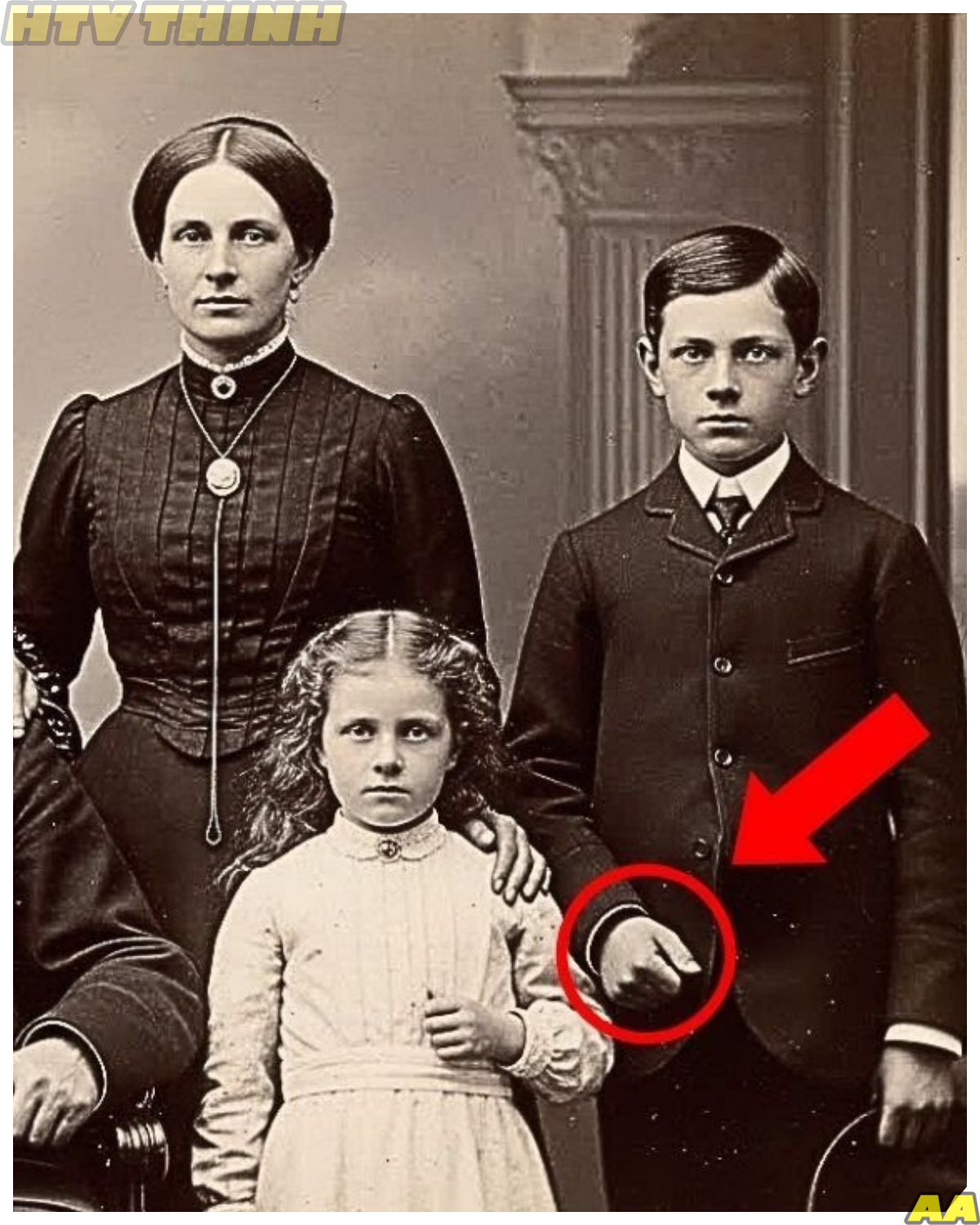 1888 Family Portrait Found — Historian Discovers a Dark Secret !!!