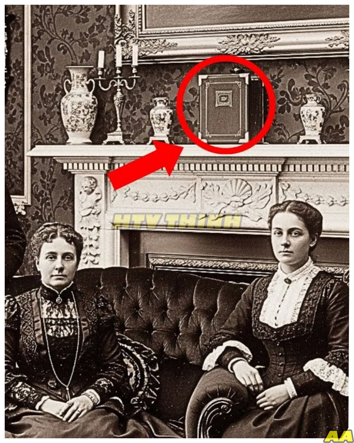 1902 Old Photograph Found — Historians Freeze When They See What’s Sitting on the Mantelpiece !!!